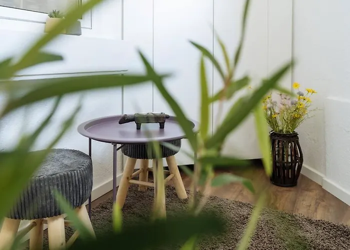 Cozy Next To House Of Parliament Apartment *