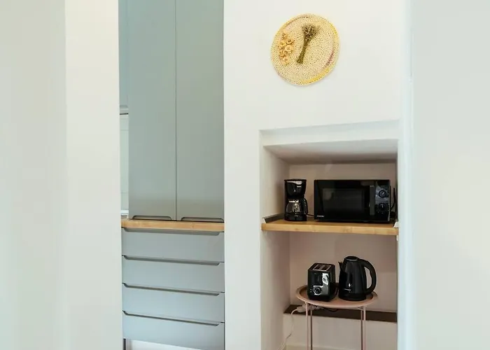 Cozy Next To House Of Parliament Apartment *
