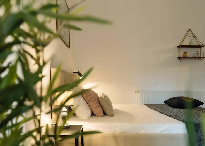 Apartment Cozy Next To House Of Parliament *