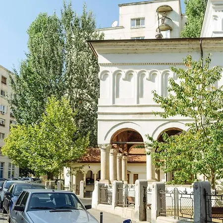 Cozy Next To House Of Parliament Apartment