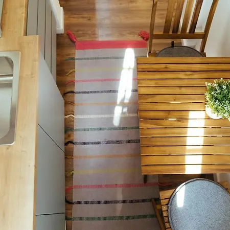 Cozy Next To House Of Parliament Apartment