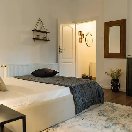 Cozy Next To House Of Parliament *