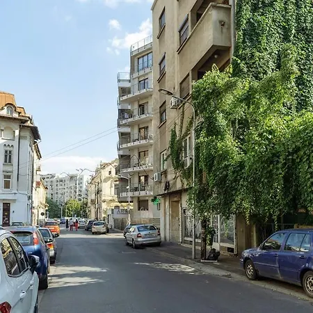 Cozy Next To House Of Parliament Apartment *