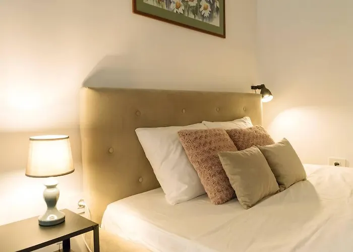 Cozy Next To House Of Parliament 아파트