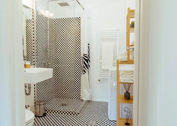 Cozy Next To House Of Parliament * ブカレスト