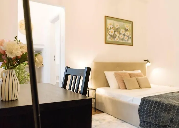 Cozy Next To House Of Parliament 아파트